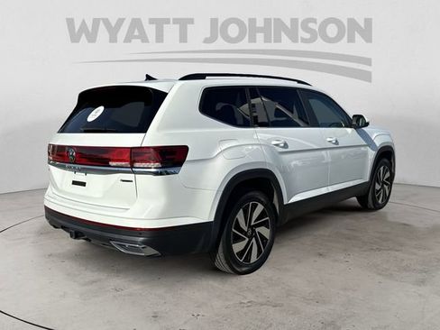 Used 2024 Volkswagen Atlas SE AWD/4WD image 5