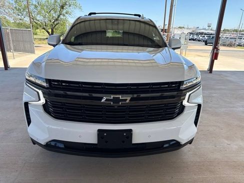 Used 2021 Chevrolet Suburban RST w/ Luxury Package RWD image 2