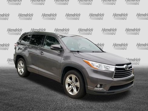 Used 2015 Toyota Highlander Limited Platinum AWD/4WD image 2