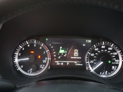 Used 2023 Toyota Highlander XLE image 10