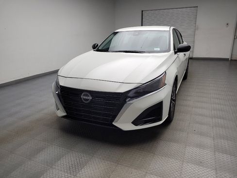 Used 2025 Nissan Altima 2.5 SV AWD/4WD image 15