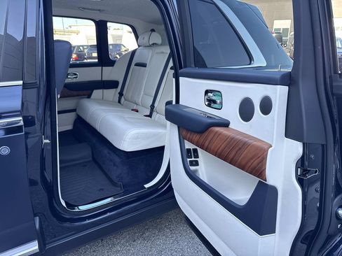 Used 2021 Rolls-Royce Cullinan AWD/4WD image 12