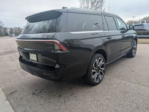 New 2026 Lincoln Navigator L Black Label AWD/4WD image 11