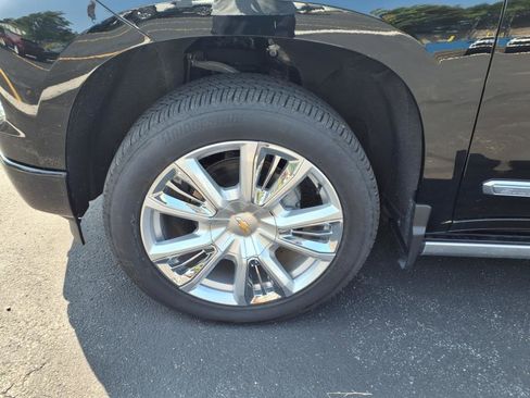 Used 2024 Chevrolet Silverado 1500 High Country w/ High Country Premium Package image 9