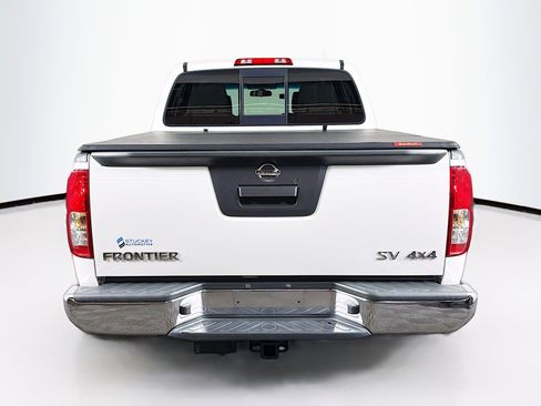 Used 2017 Nissan Frontier SV image 7