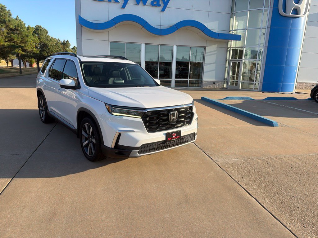Used 2023 Honda Pilot Elite image 3