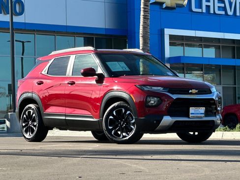 Used 2021 Chevrolet TrailBlazer LT w/ Convenience Package image 2