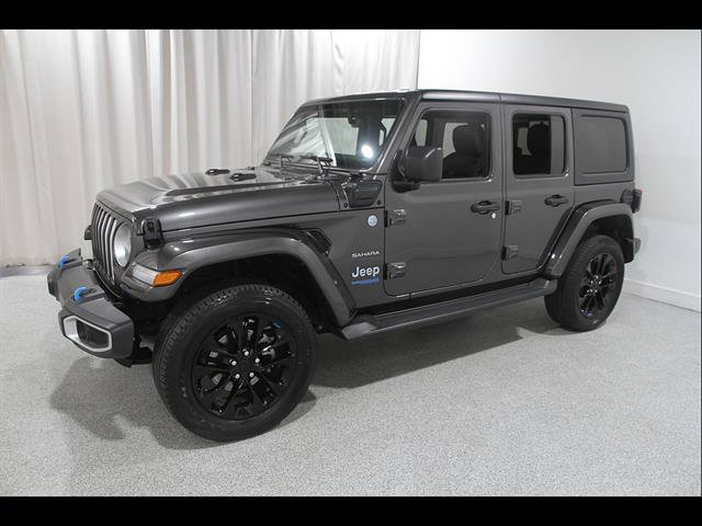 Used 2022 Jeep Wrangler Unlimited Sahara w/ Cold Weather Group AWD/4WD image 3