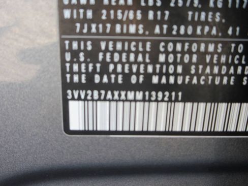 Used 2021 Volkswagen Tiguan SE AWD/4WD image 36