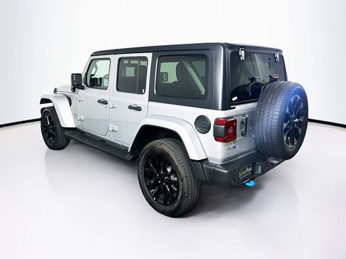 Used 2023 Jeep Wrangler Unlimited Sahara AWD/4WD image 5