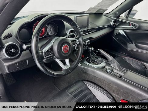Used 2018 FIAT 124 Spider Abarth w/ Convenience Group RWD image 9