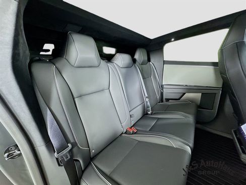 Used 2025 Tesla Cybertruck AWD Crew Cab image 34