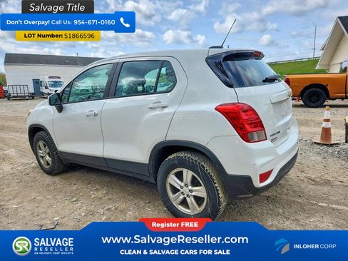 Used 2017 Chevrolet Trax LS AWD/4WD image 3