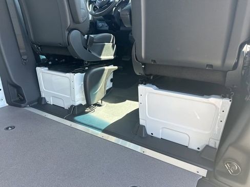 Used 2026 Mercedes-Benz Sprinter 2500 image 38