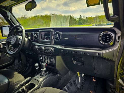 Used 2022 Jeep Wrangler Unlimited Sport AWD/4WD image 36