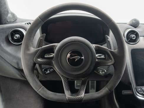 Used 2019 McLaren 600LT RWD image 15