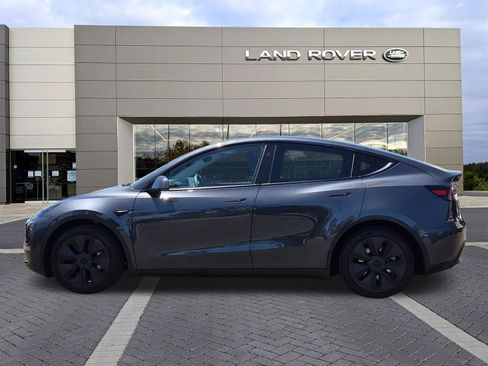Used 2025 Tesla Model Y Long Range RWD image 8