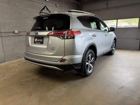 Used 2016 Toyota RAV4 XLE AWD/4WD image 5