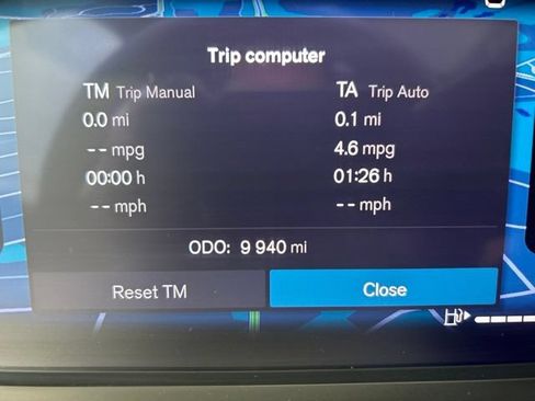 Certified 2025 Volvo XC40 B5 Plus AWD/4WD image 22