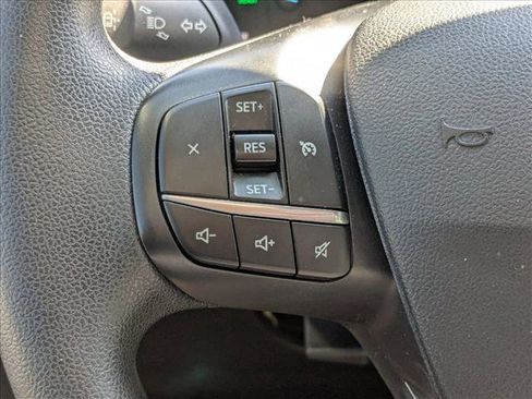 Used 2021 Ford Escape SE image 4