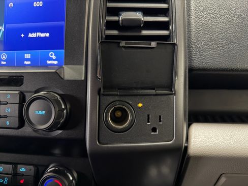 Used 2020 Ford F150 XLT w/ Equipment Group 302A Luxury AWD/4WD image 22