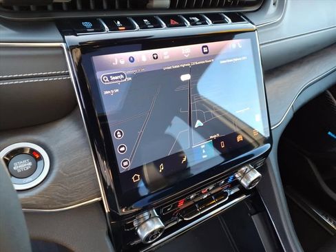 Used 2023 Jeep Grand Cherokee Overland w/ Luxury Tech Group IV image 25