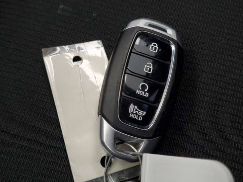Used 2025 Hyundai Venue SEL FWD image 26