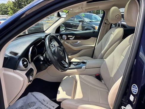 Used 2019 Mercedes-Benz GLC 300 4MATIC image 6