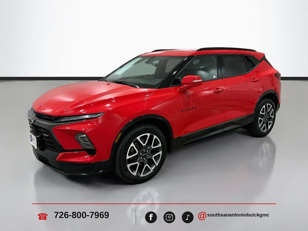 Certified 2024 Chevrolet Blazer RS w/ Driver Confidence II Package FWD image 3