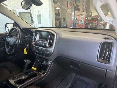 Used 2018 Chevrolet Colorado Z71 AWD/4WD image 28