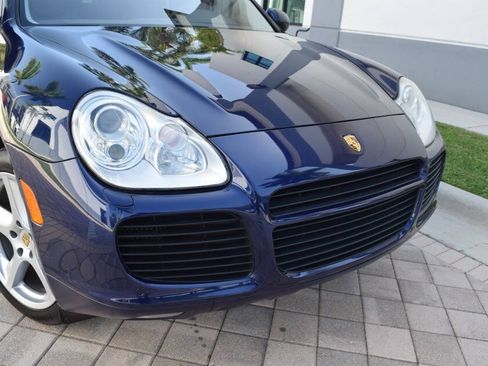 Used 2004 Porsche Cayenne Turbo AWD/4WD image 9
