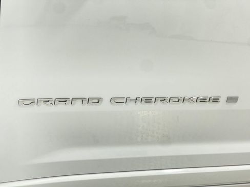 Used 2021 Jeep Grand Cherokee L Overland w/ Advanced Protech Group III image 44