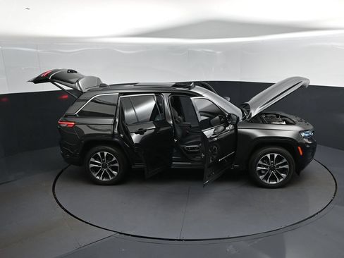 Used 2024 Jeep Grand Cherokee Overland w/ Luxury Tech Group IV AWD/4WD image 50