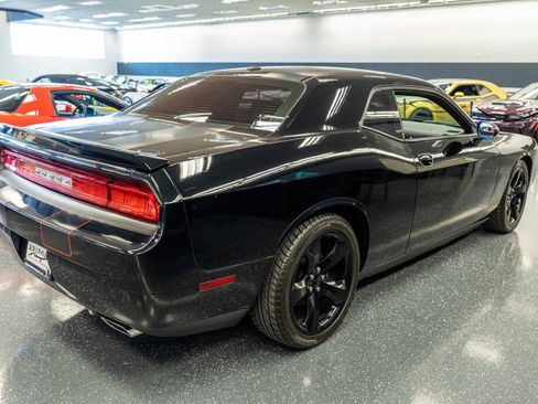 Used 2013 Dodge Challenger R/T w/ Blacktop Pkg image 8