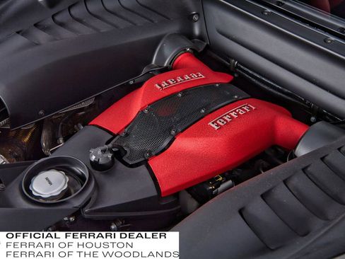 Used 2020 Ferrari F8 Tributo image 32
