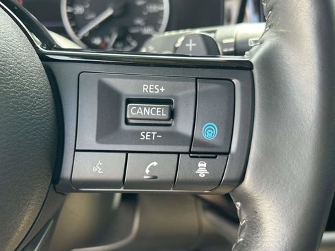 Used 2024 Nissan Pathfinder SL AWD/4WD image 24