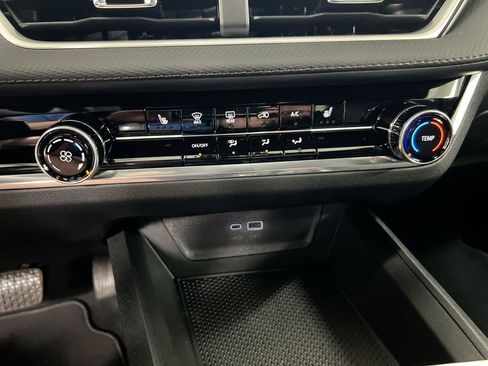 New 2026 Chevrolet Equinox LT FWD image 17