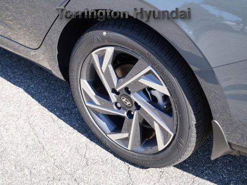 New 2025 Hyundai Elantra Sport image 13