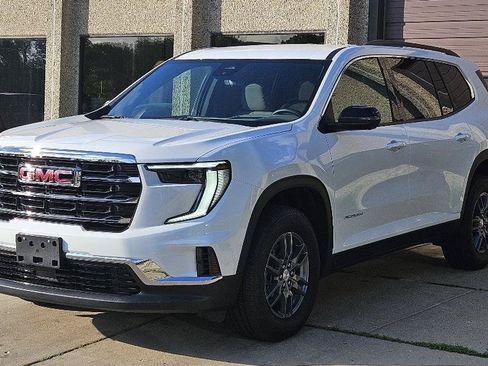 Used 2026 GMC Acadia Elevation FWD image 3