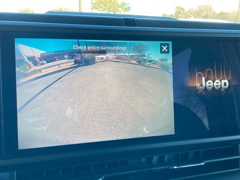 Used 2024 Jeep Wrangler Sport S image 24