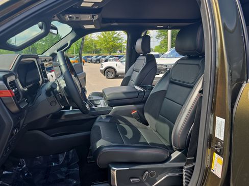 Used 2025 Ford F150 Raptor AWD/4WD image 17