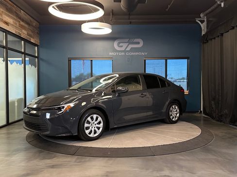 Used 2023 Toyota Corolla LE FWD image 7