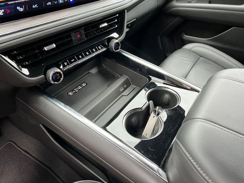 Used 2025 Chevrolet Tahoe Z71 image 20