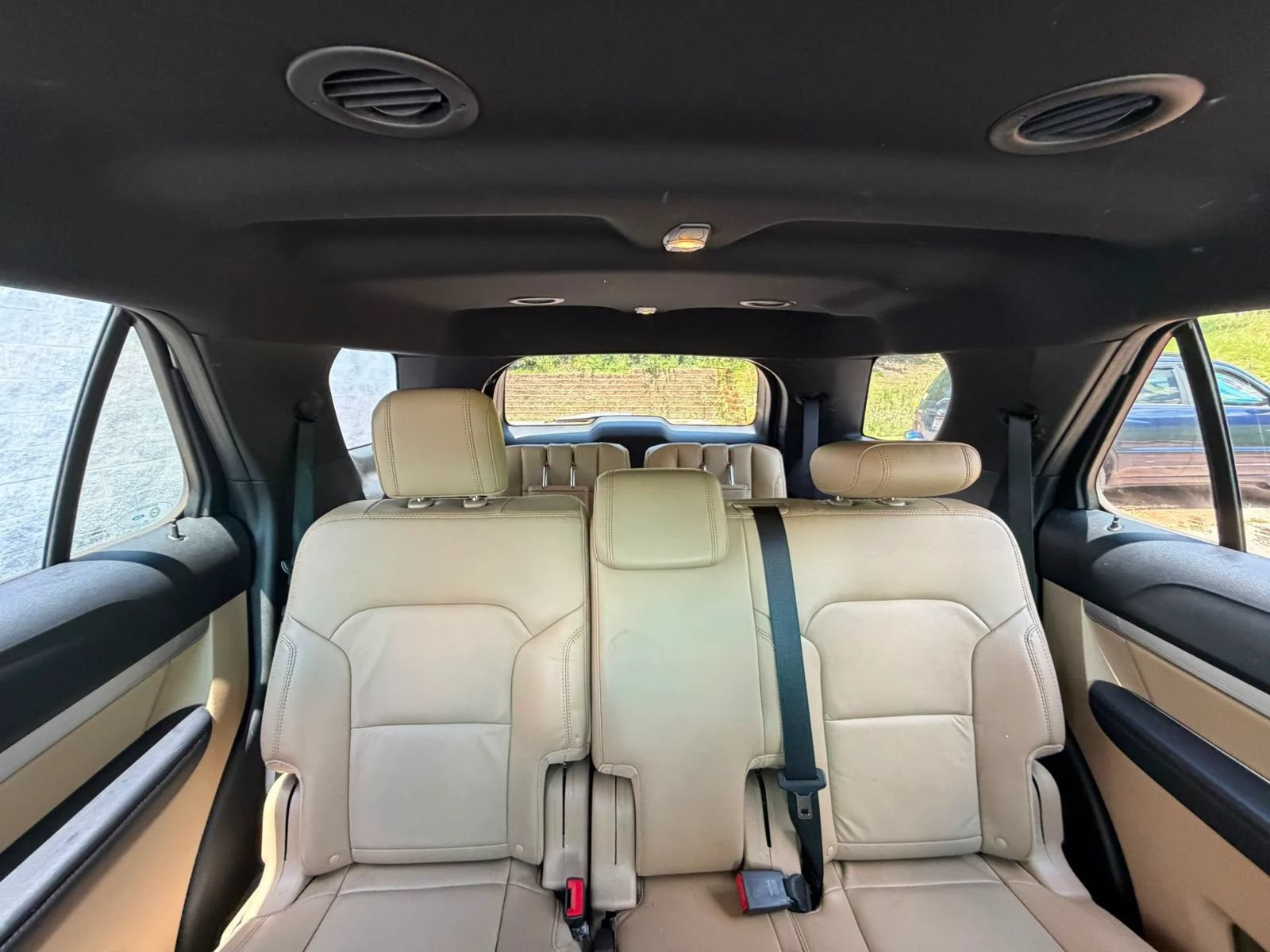 Used 2016 Ford Explorer XLT w/ Equipment Group 202A FWD image 18