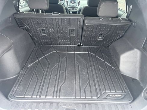 Used 2023 Chevrolet Equinox LT image 38