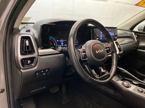 Used 2023 Kia Sorento EX AWD/4WD image 16
