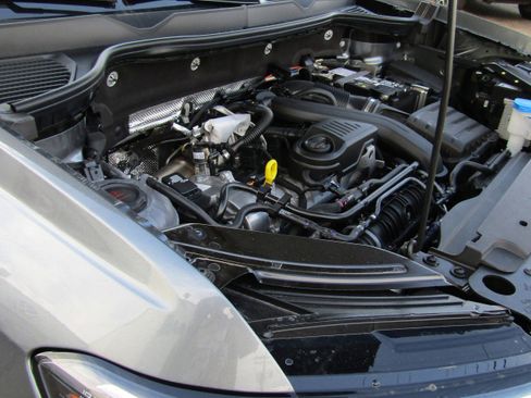 New 2026 Volkswagen Taos SE image 14