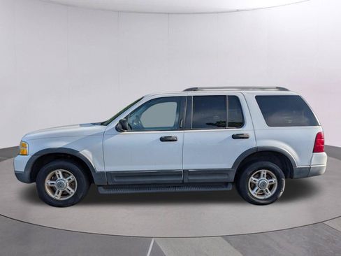 Used 2003 Ford Explorer XLT RWD image 2