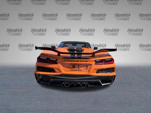 Used 2024 Chevrolet Corvette Z06 w/ Z07 Performance Package image 8