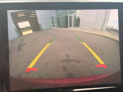 Used 2023 Chrysler Pacifica Touring-L FWD image 25